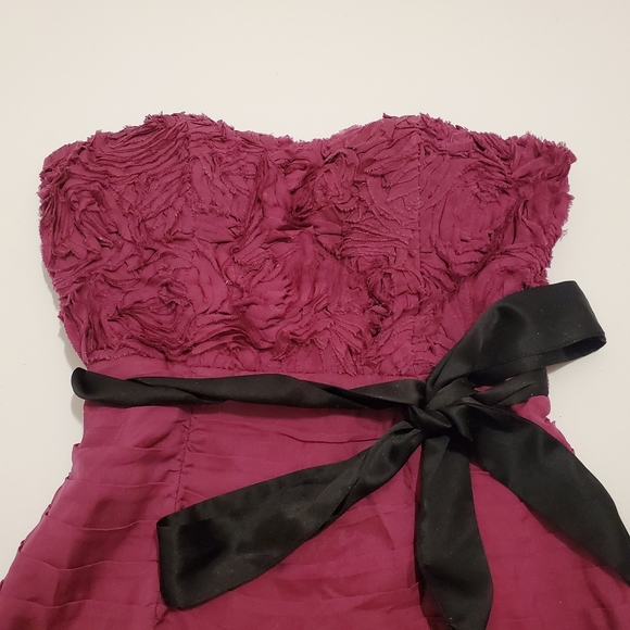 BEBE Women's Berry Purple Ruffle Waist Tie Strapless Corset Top - Size X… - Picture 2 of 4